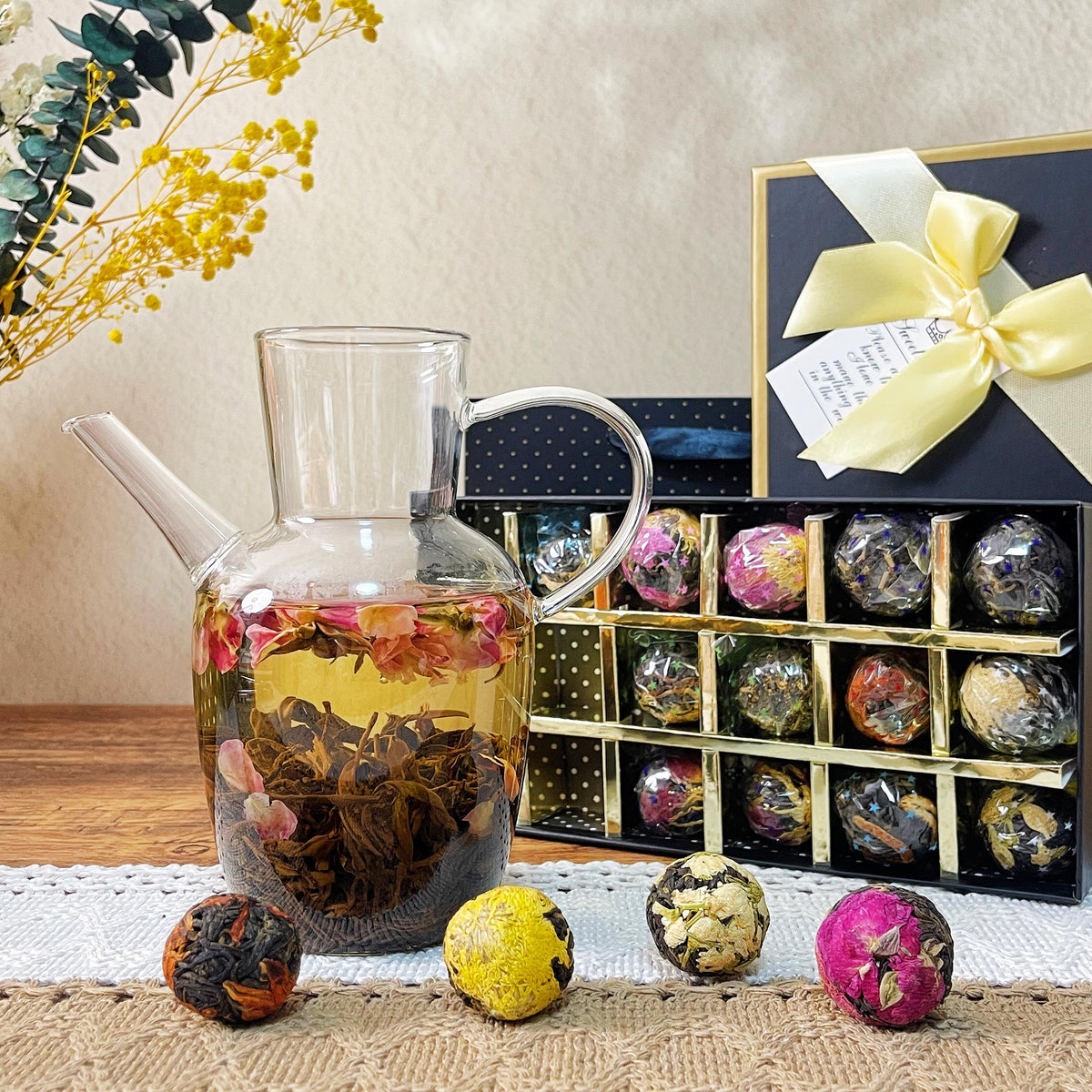 11-Flavor Artisan Blooming Tea Gift Set - 18 Hand-Tied Flower Tea Balls, Luxury Loose Leaf Black Tea, Wedding Favors, Birthday Present